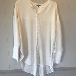 White button up RW&Co blouse with side slits size M